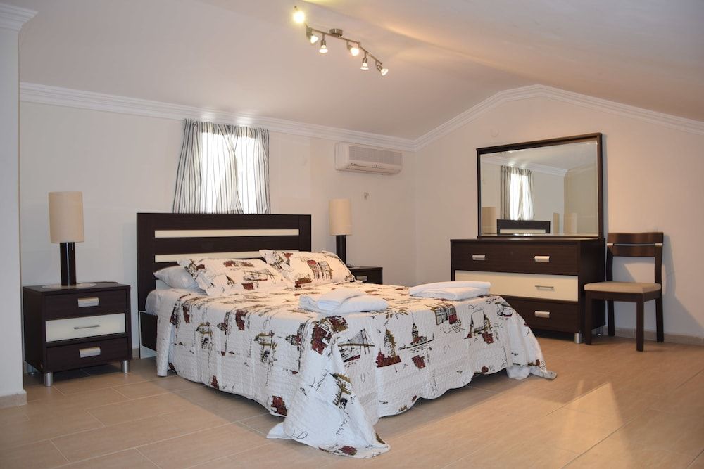 undefined Natura Apartments A7 8