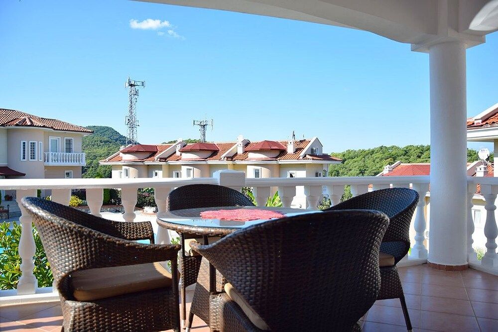 undefined Thera Apartments 8 3