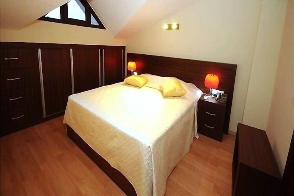 undefined Miramar Hotel 7