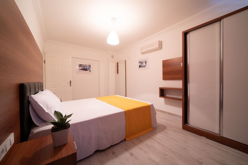 undefined F48 Family 4