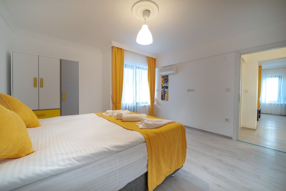 undefined F48 Family 8