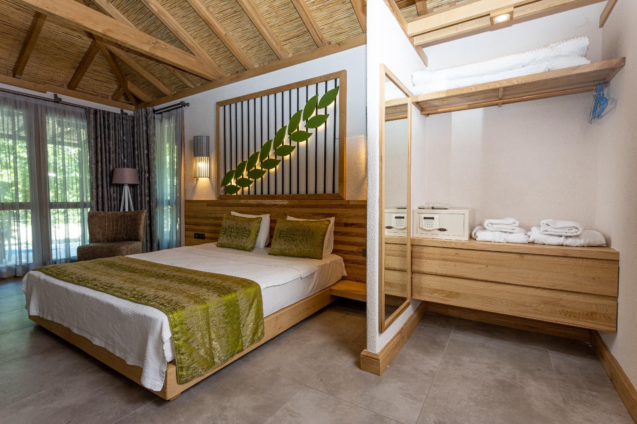 Pool Deluxe Double Room