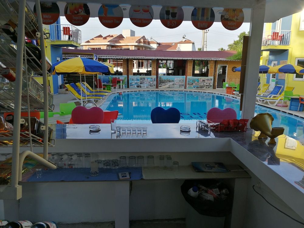 Pool Side Bar