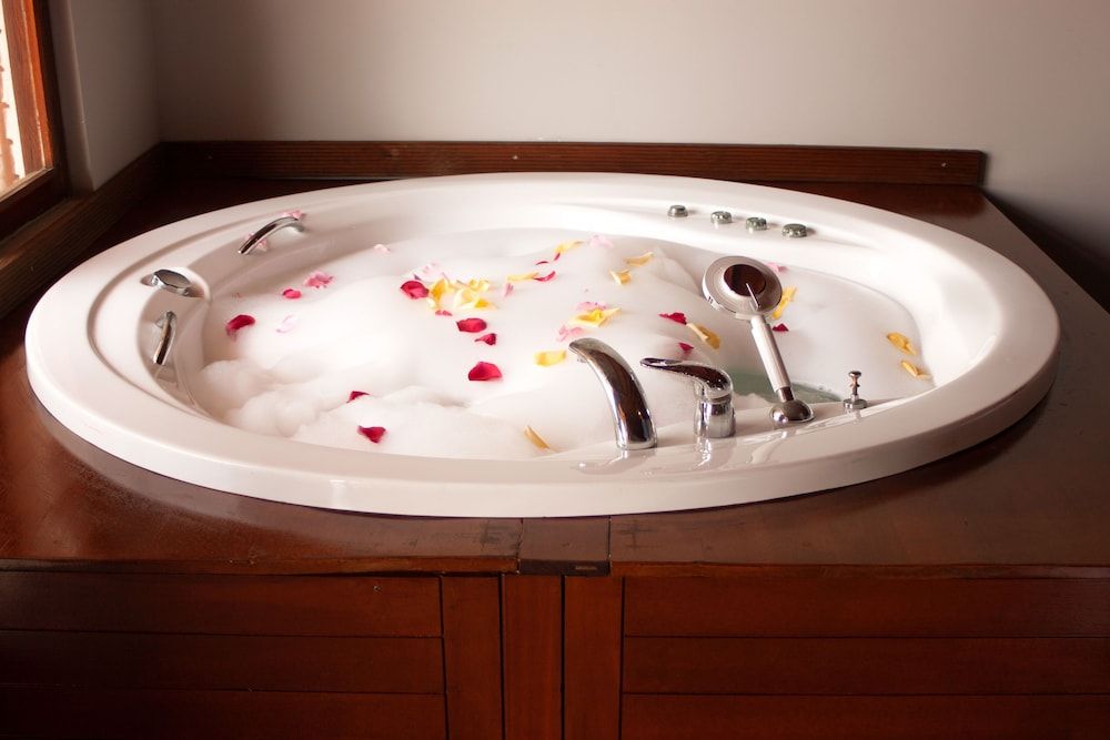 Faralia Hotel Comfort Room, 1 King Bed, Jetted Tub, Sea View 5