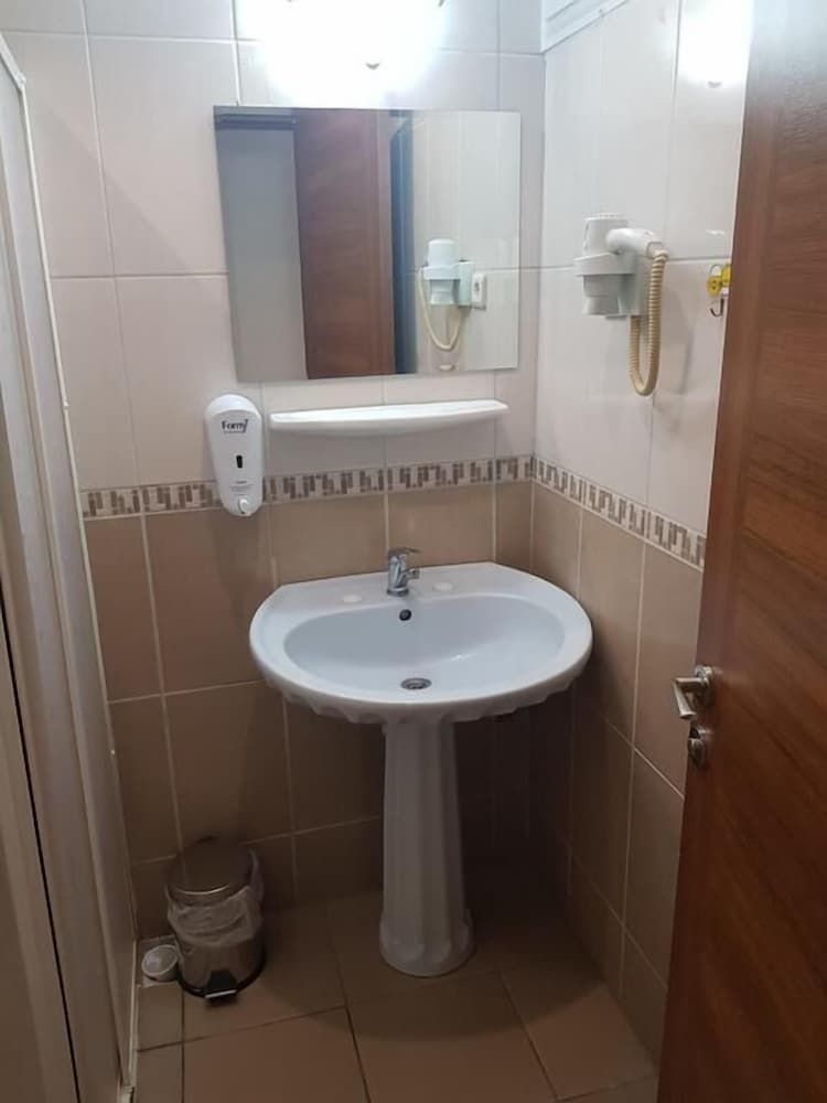 Hotel Feryil Centrum Double or Twin Room 9