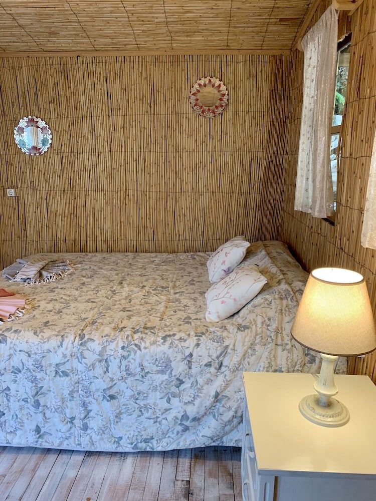 Room, Sea View