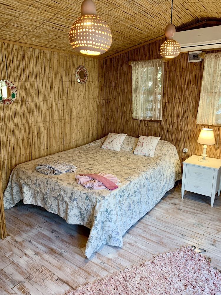 Room, Sea View