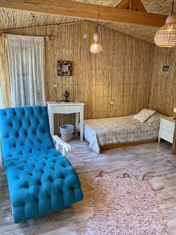 undefined Turan Hill Lounge 2