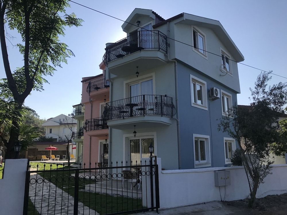 undefined Infinity Lilly Apartments 8