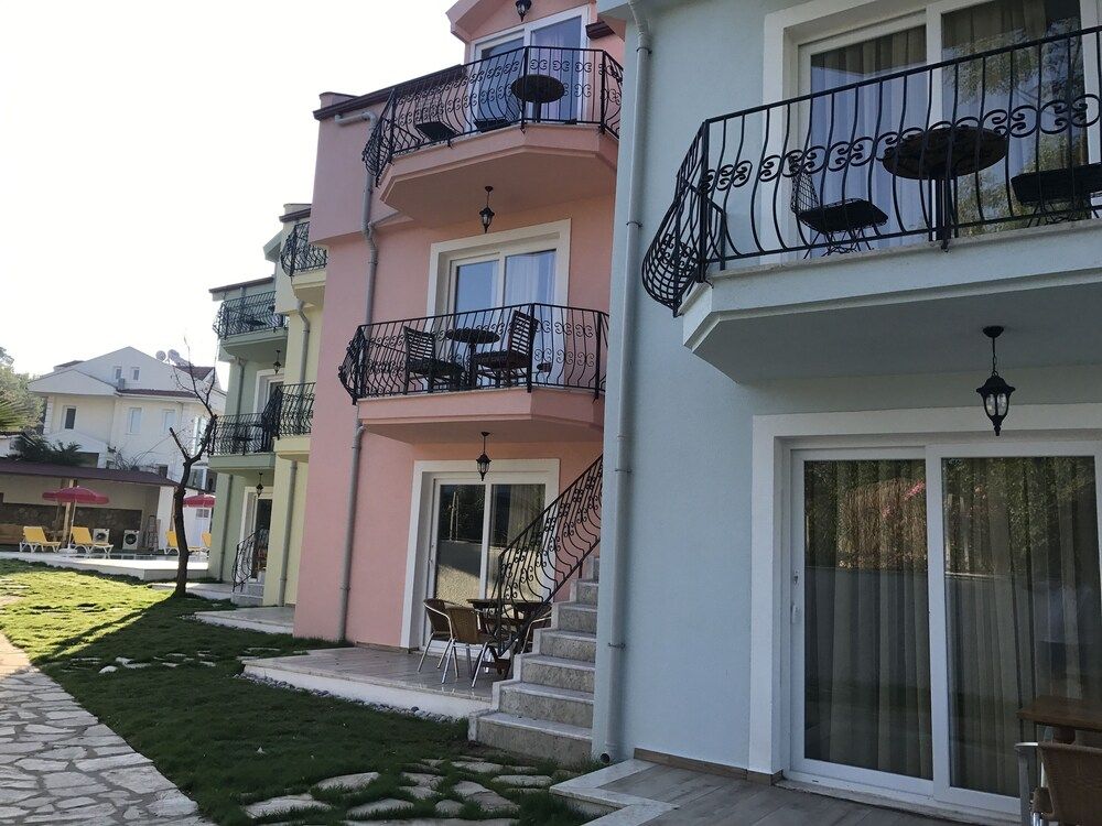 undefined Infinity Lilly Apartments 6