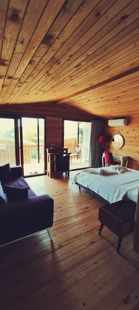 Rocas Roja Beach Hotel Comfort Tree House, Balcony, Garden View 2