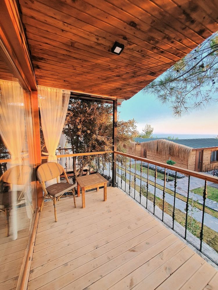 Rocas Roja Beach Hotel Comfort Tree House, Garden View 6