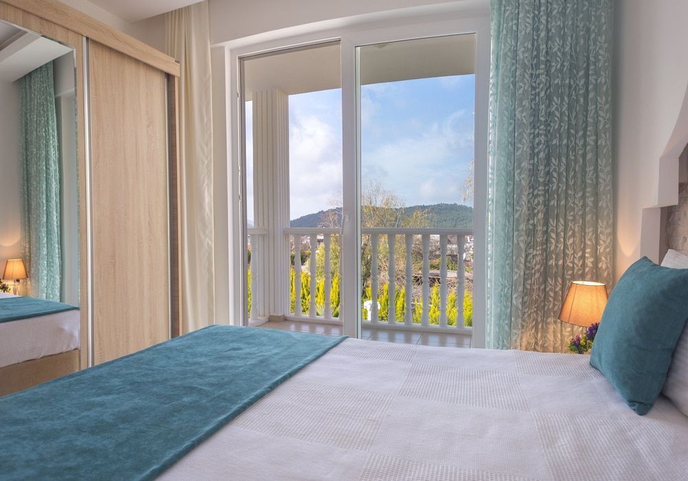 undefined Tala Villa 17 9