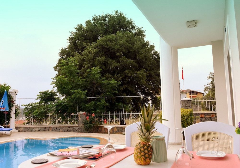 undefined Tala Villa 16 7