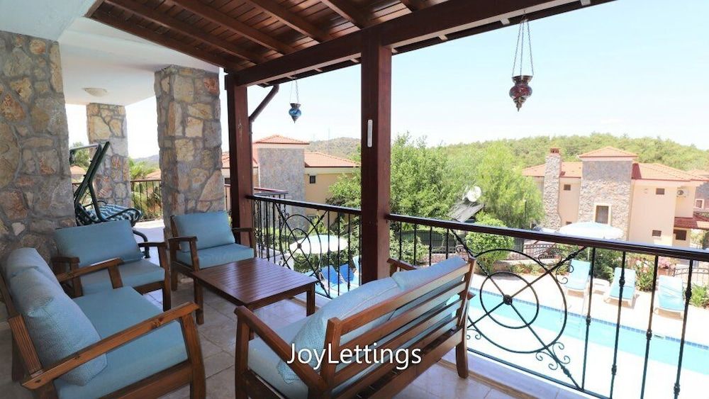 Villa AX07 by JoyLettings Villa, 5 Bedrooms 2