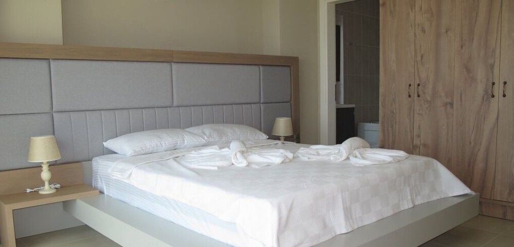 undefined Villa Joy 3 by JoyLettings 6