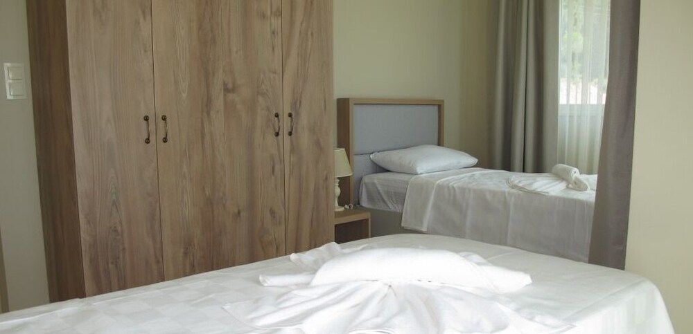 undefined Villa Joy 3 by JoyLettings 8