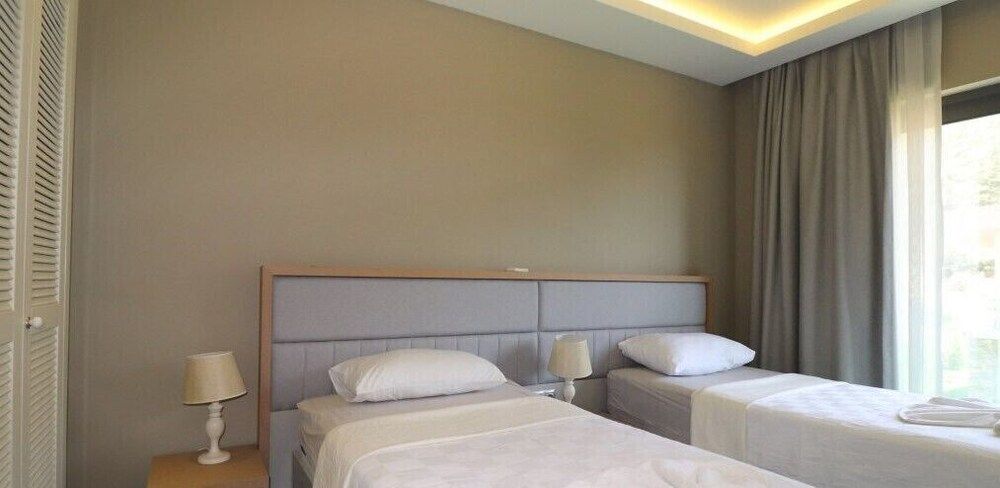 undefined Villa Joy 2 by JoyLettings 6