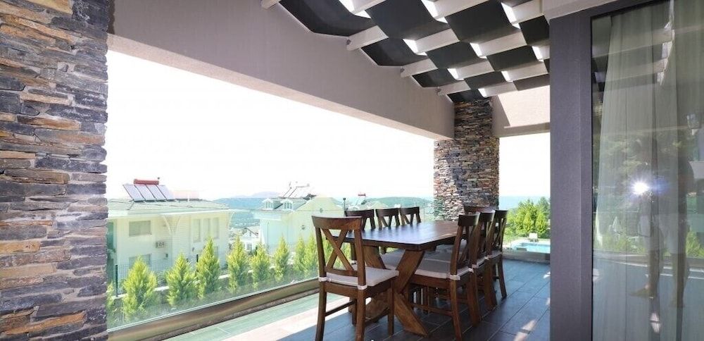 undefined Villa Joy 2 by JoyLettings 2