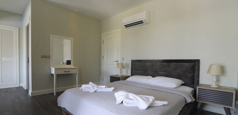 undefined Villa Joy 2 by JoyLettings 4