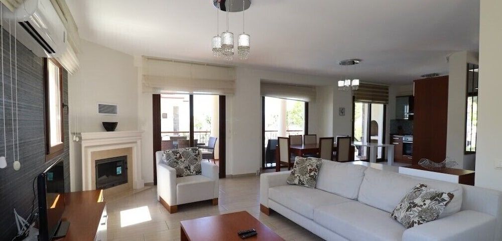 undefined Villa MAS2 by JoyLettings