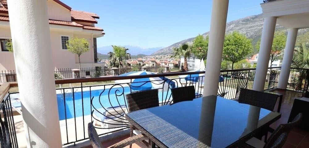 undefined Villa MAS2 by JoyLettings 10