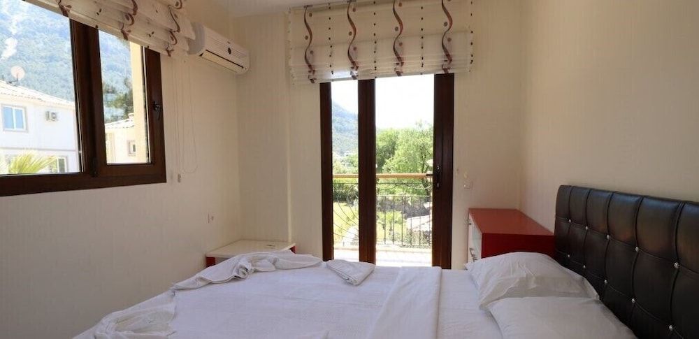 undefined Villa MAS2 by JoyLettings 6