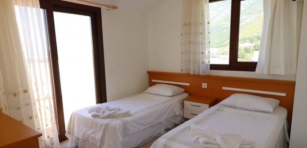 undefined Villa MAS2 by JoyLettings 8