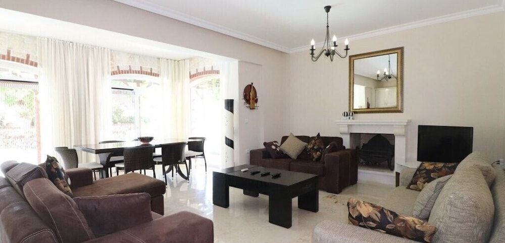 undefined Villa ANM2 by JoyLettings 7