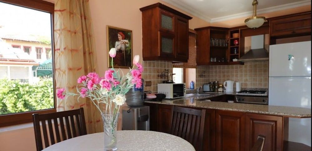 Villa FT17 by JoyLettings Villa 8