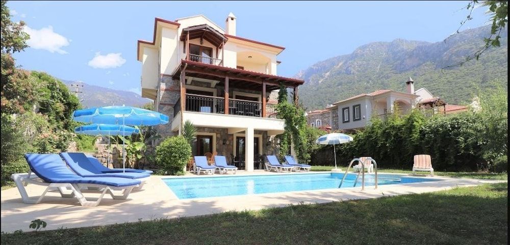 undefined Villa FT17 by JoyLettings 2