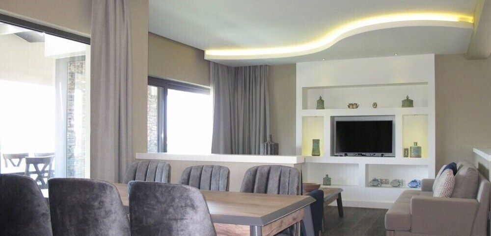 undefined Villa JOY1 by JoyLettings 6