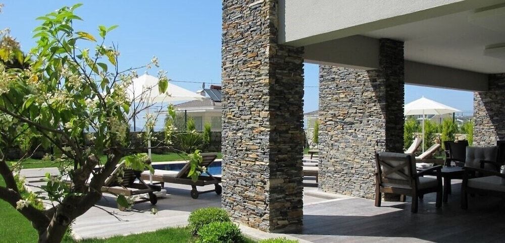 undefined Villa JOY1 by JoyLettings 9