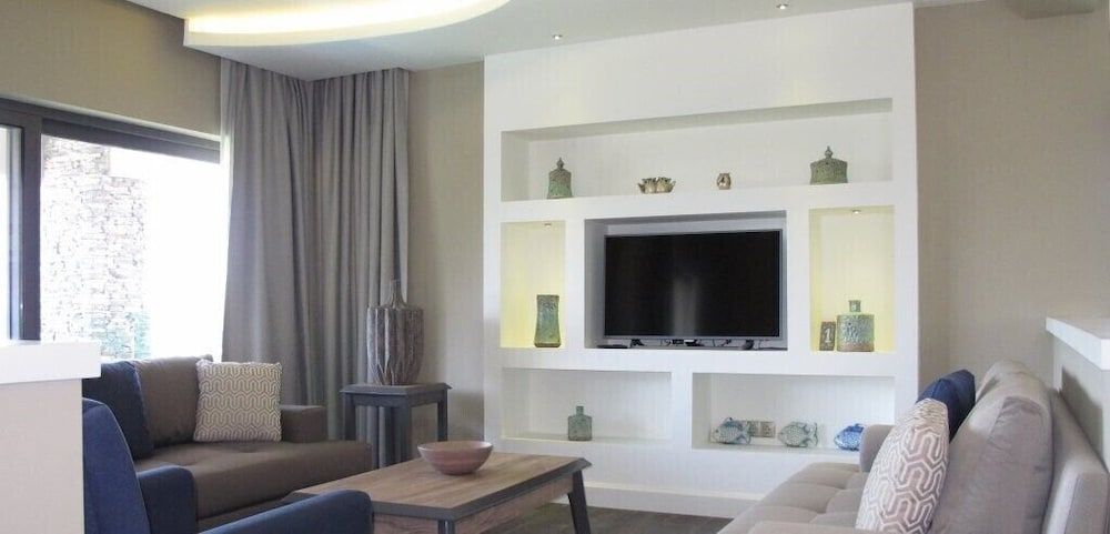 undefined Villa JOY1 by JoyLettings 8