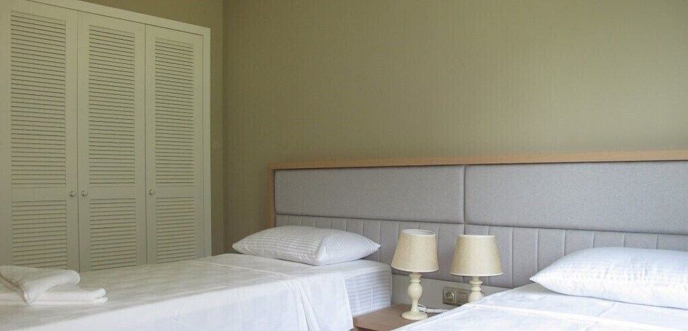 undefined Villa JOY1 by JoyLettings 2