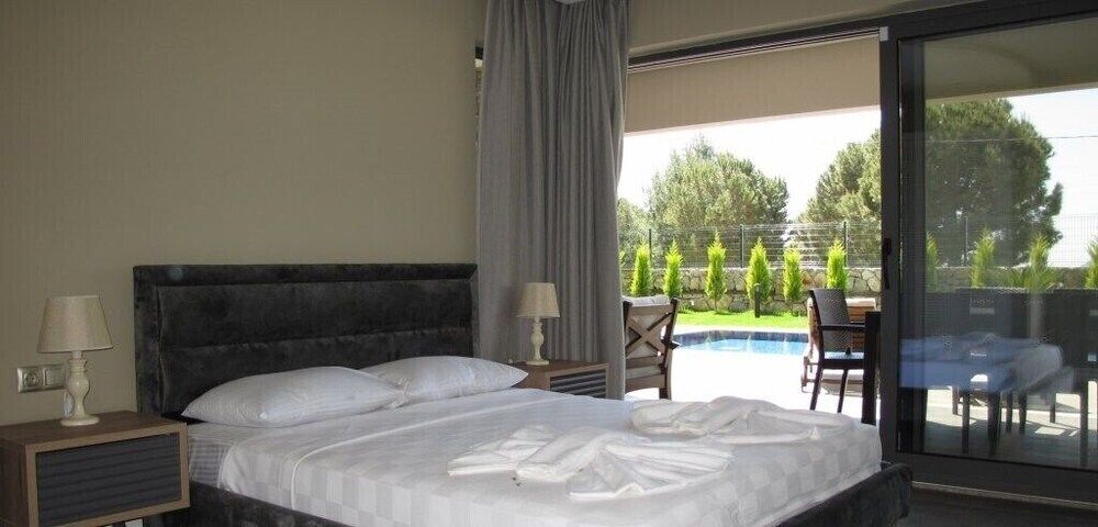 undefined Villa JOY1 by JoyLettings