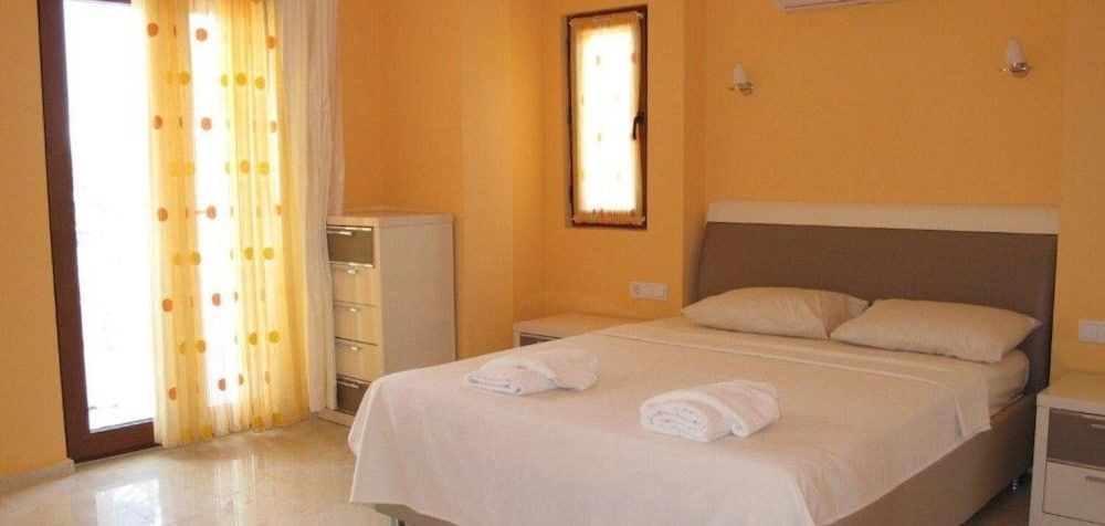 undefined Villa LMP1 by JoyLettings