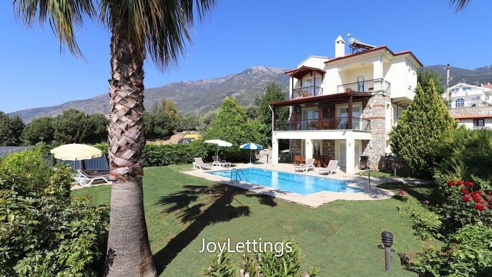 undefined Villa FT01 by JoyLettings 5