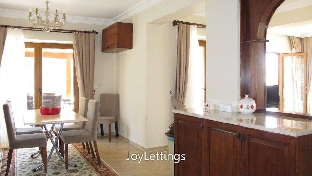 undefined Villa FT11 by JoyLettings 6