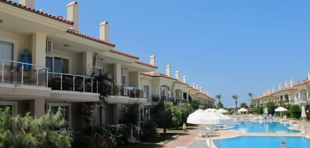 undefined Villa SL06 by JoyLettings 2