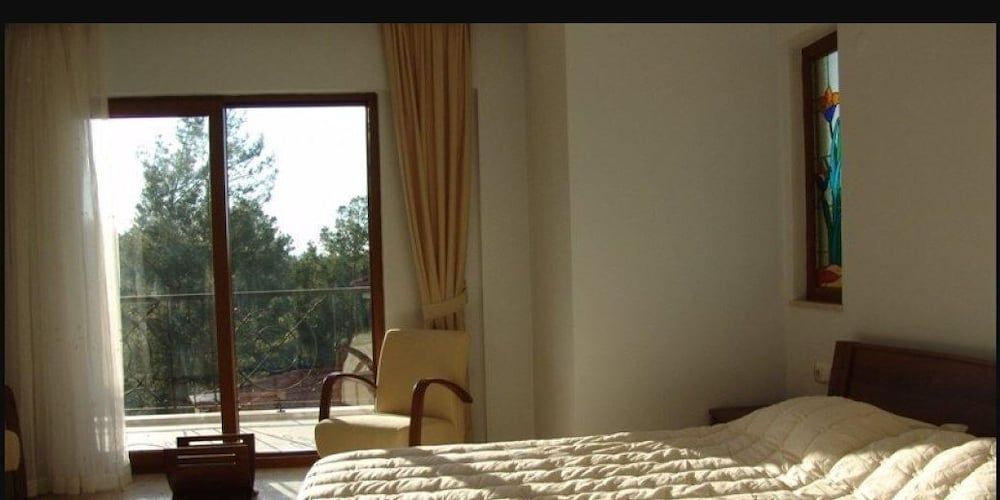 undefined Villa AX08 by JoyLettings 7