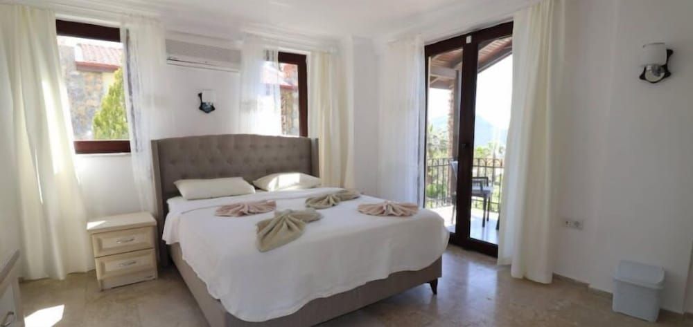 undefined Villa XT12 by JoyLettings