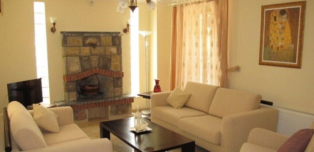 undefined Villa XT37 by JoyLettings 8