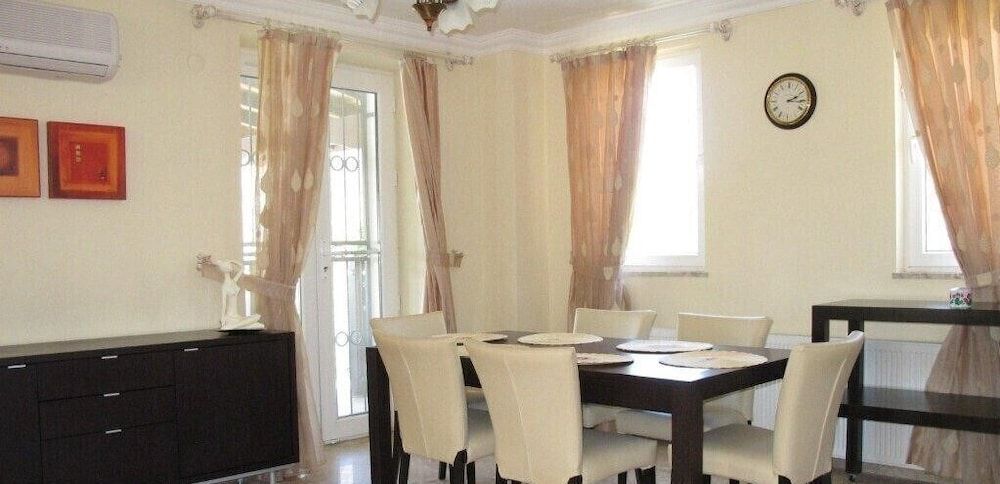 undefined Villa XT37 by JoyLettings 6