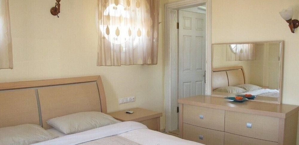 undefined Villa XT37 by JoyLettings 5