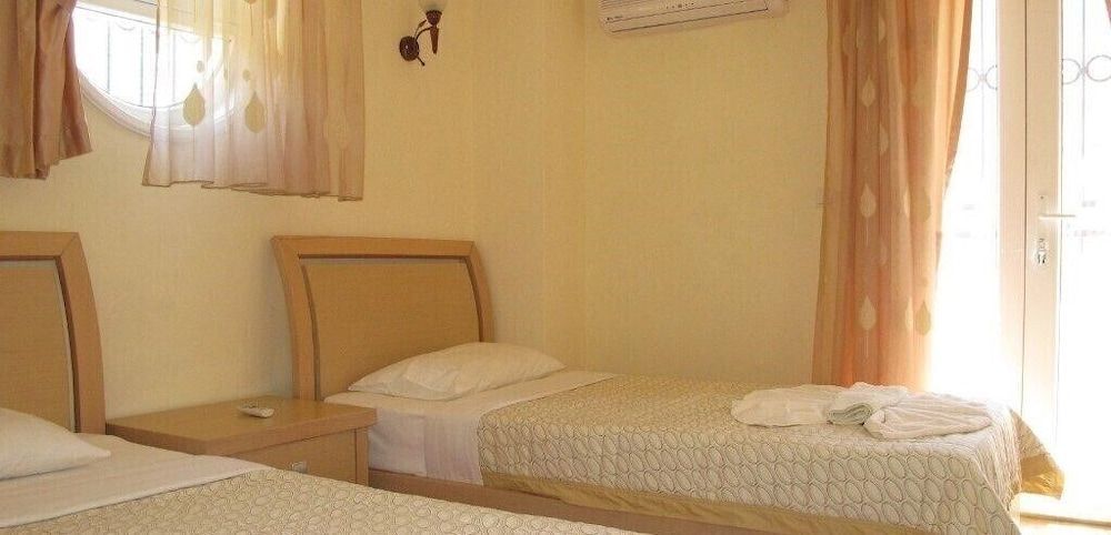 undefined Villa XT37 by JoyLettings 3