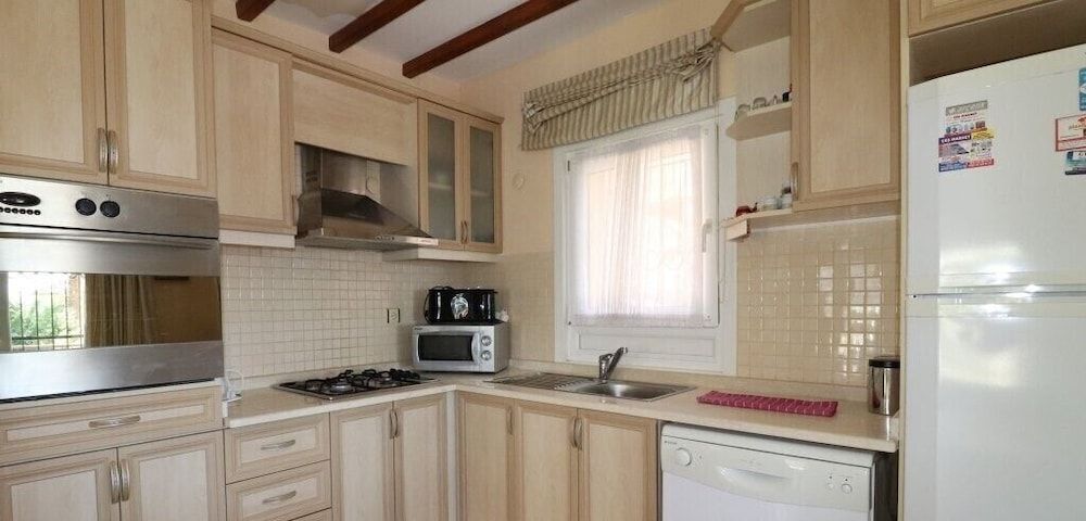 undefined Villa FT04 by JoyLettings 7