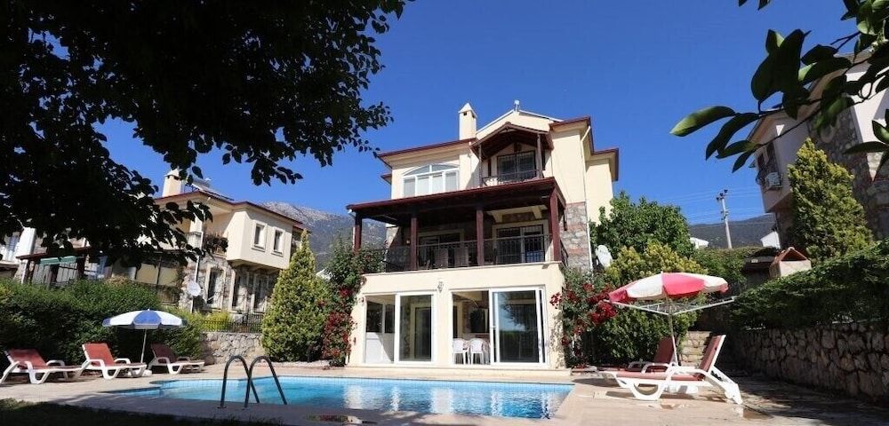 undefined Villa FT04 by JoyLettings 3