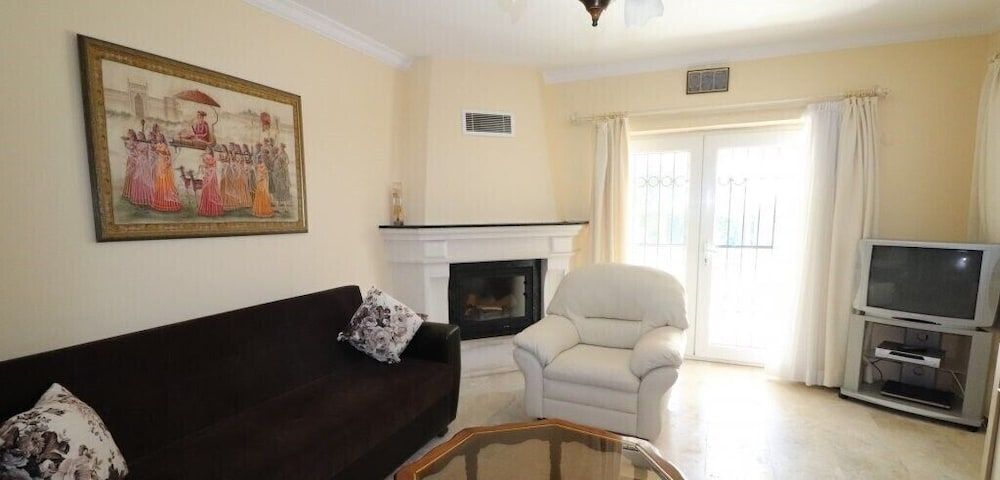 undefined Villa FT04 by JoyLettings 10