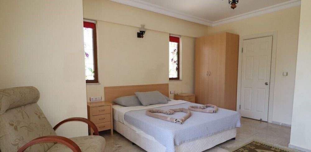 undefined Villa AX12 by JoyLettings 7